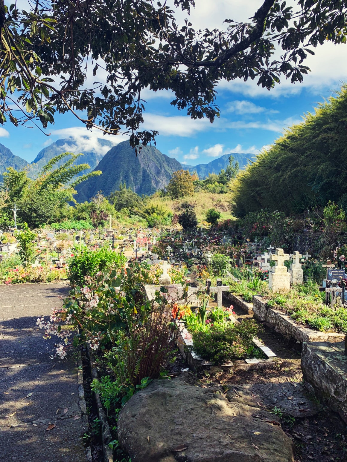 hell-bourg-cimetiere